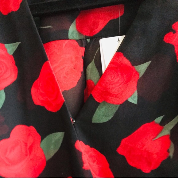 Guess Long Sleeve Floral Blouse Mock neck Choker Top NWT - Picture 6 of 6